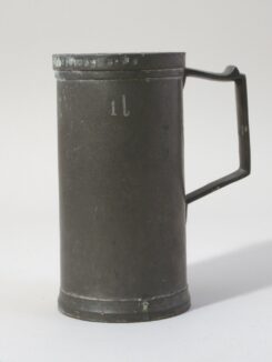 Messbecher