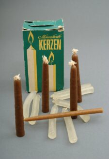 Packung Haushaltskerzen