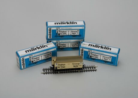 Vier Märklin Modelle - Milch-Kühlwagen 