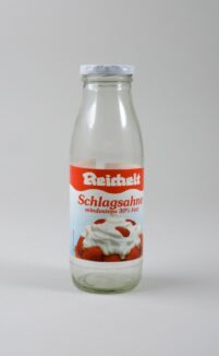 Warenmuster: Schlagsahne-Flasche der Firma 