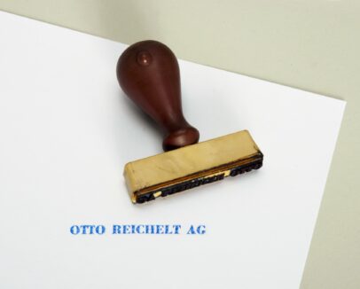 Zwei Stempel 